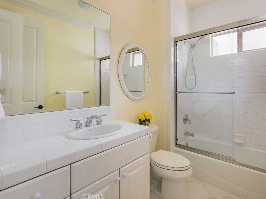 828 Penn St, El Segundo CA  90245-2511 exterior