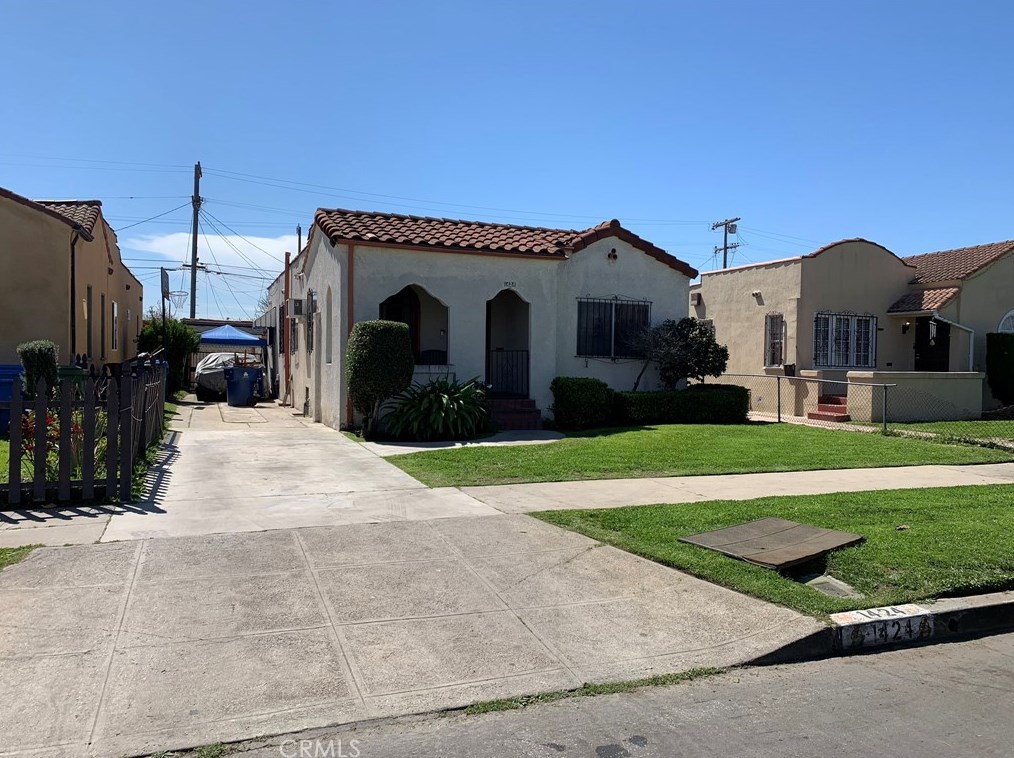 1424 61st St, Los Angeles, CA 90001-1221