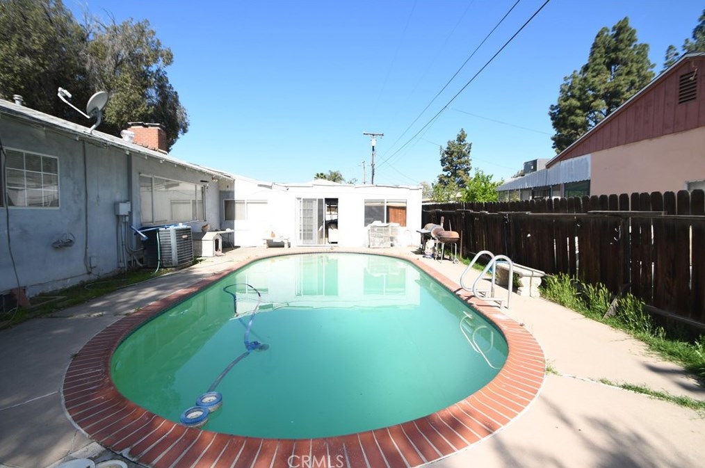 1365 Mulberry St, Riverside, CA 92501