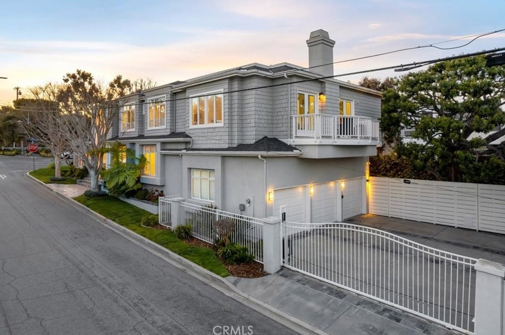 2300 John St, Manhattan Beach, CA 90266