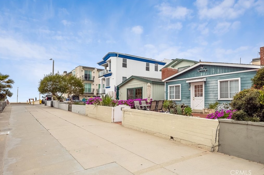 38 4th Ct, Hermosa Beach, CA 90254-5013