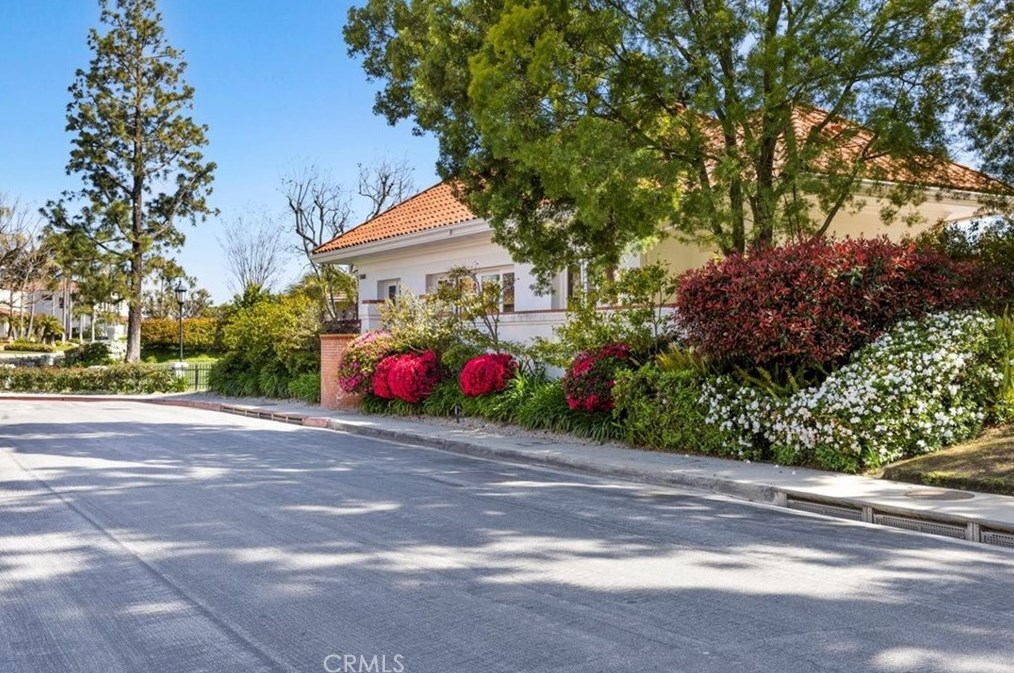 12643 Promontory Rd, Los Angeles CA  90049-6813 exterior