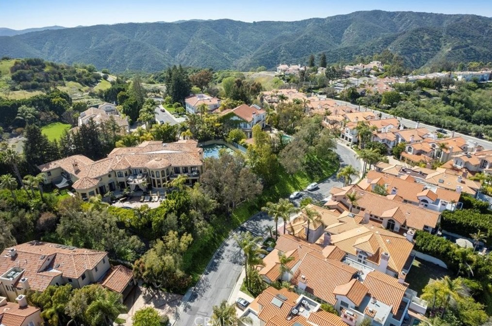 12643 Promontory Rd, Los Angeles CA  90049-6813 exterior