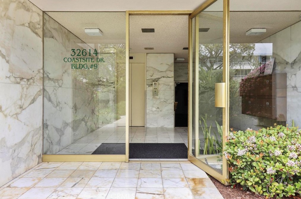 32614 Coastsite Dr #103, Palos Verdes Estates, CA 90275