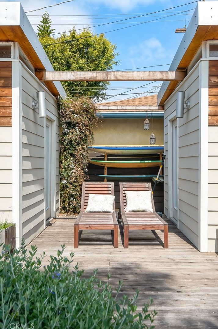 3818 Lyceum Ave, Los Angeles CA  90066-4125 exterior