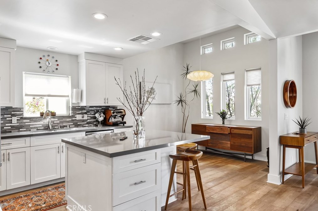 3818 Lyceum Ave, Los Angeles CA  90066-4125 exterior