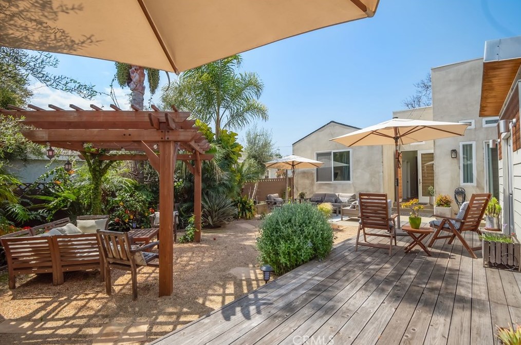 3818 Lyceum Ave, Los Angeles CA  90066-4125 exterior