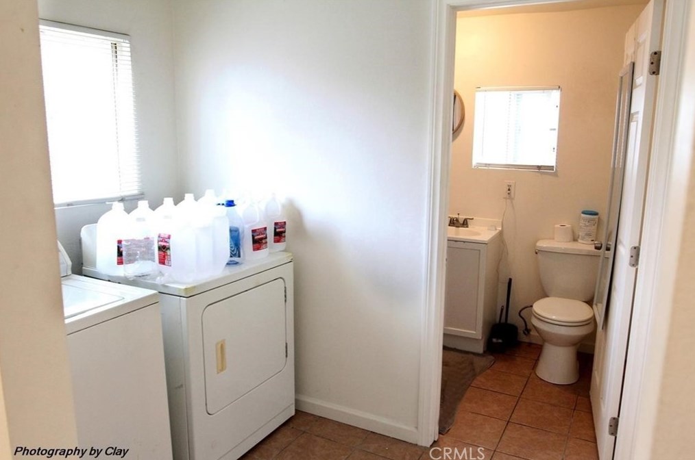 1432 58th St, Los Angeles CA  90011-4928 exterior