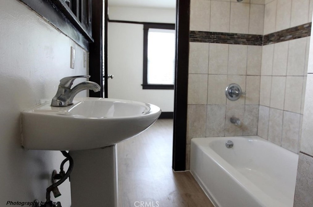 1432 58th St, Los Angeles CA  90011-4928 exterior