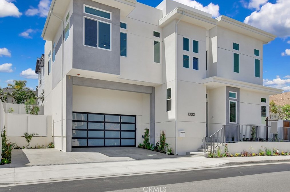 1303 Harkness Ln, Redondo Beach, CA 90278