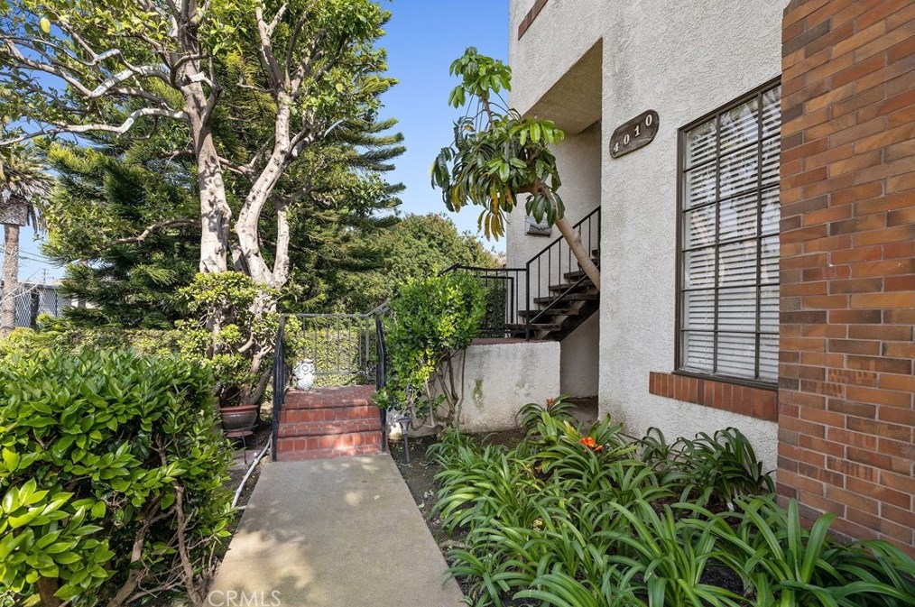 4010 W 242nd St, Torrance, CA 90505