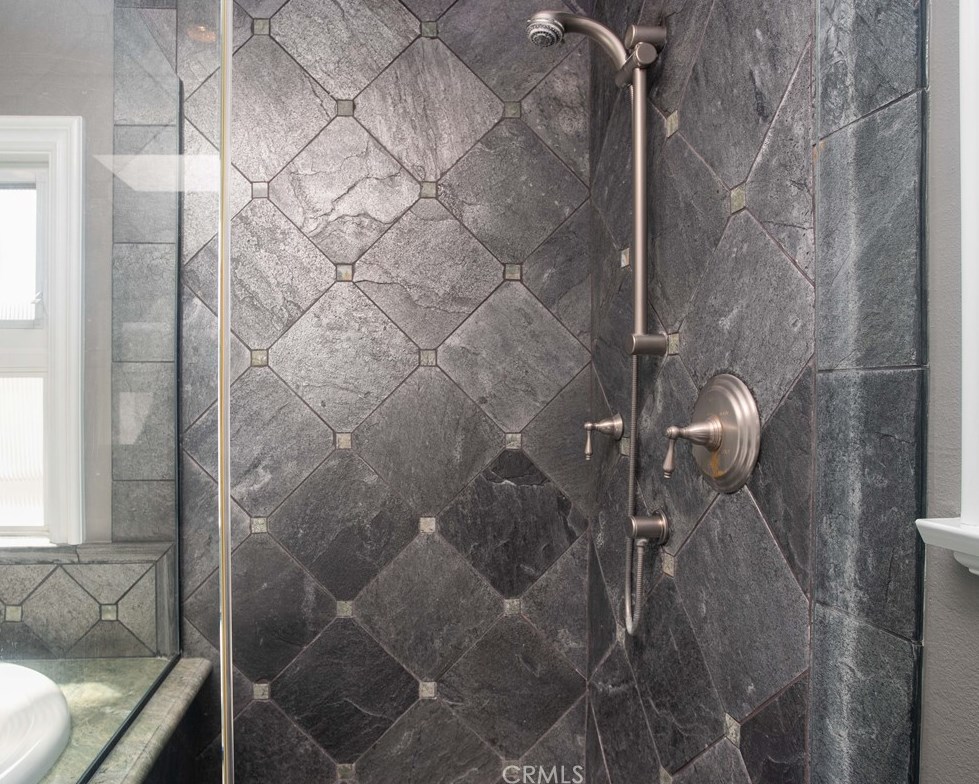 1013 Walnut Ave, El Segundo CA  90245-2550 exterior