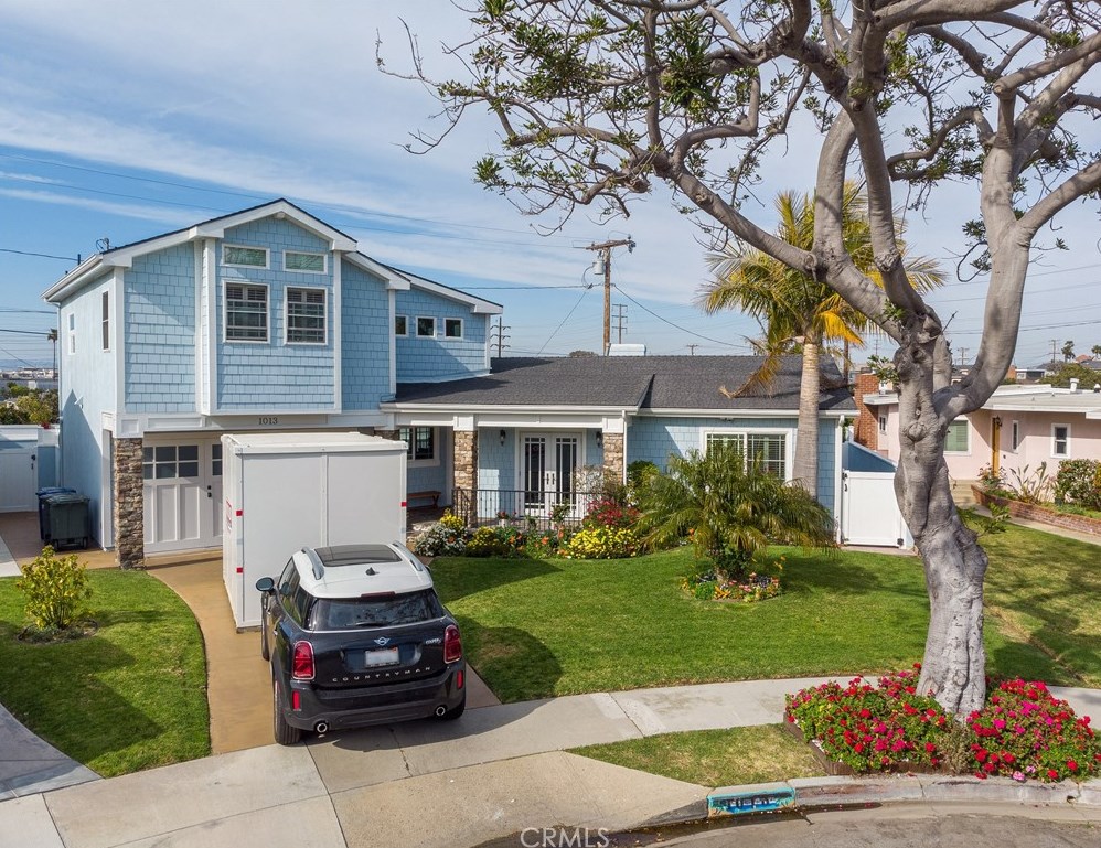 1013 Walnut Ave, El Segundo CA  90245-2550 exterior