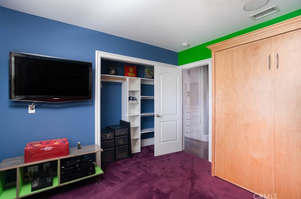 1013 Walnut Ave, El Segundo CA  90245-2550 exterior