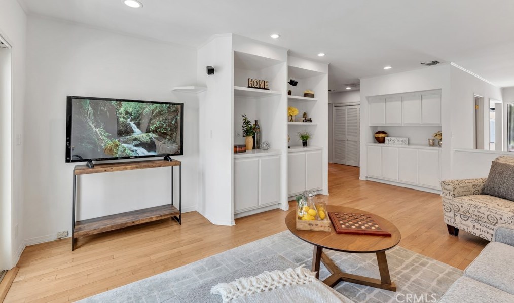 9619 Monte Mar Dr, Los Angeles CA  90035-4015 exterior