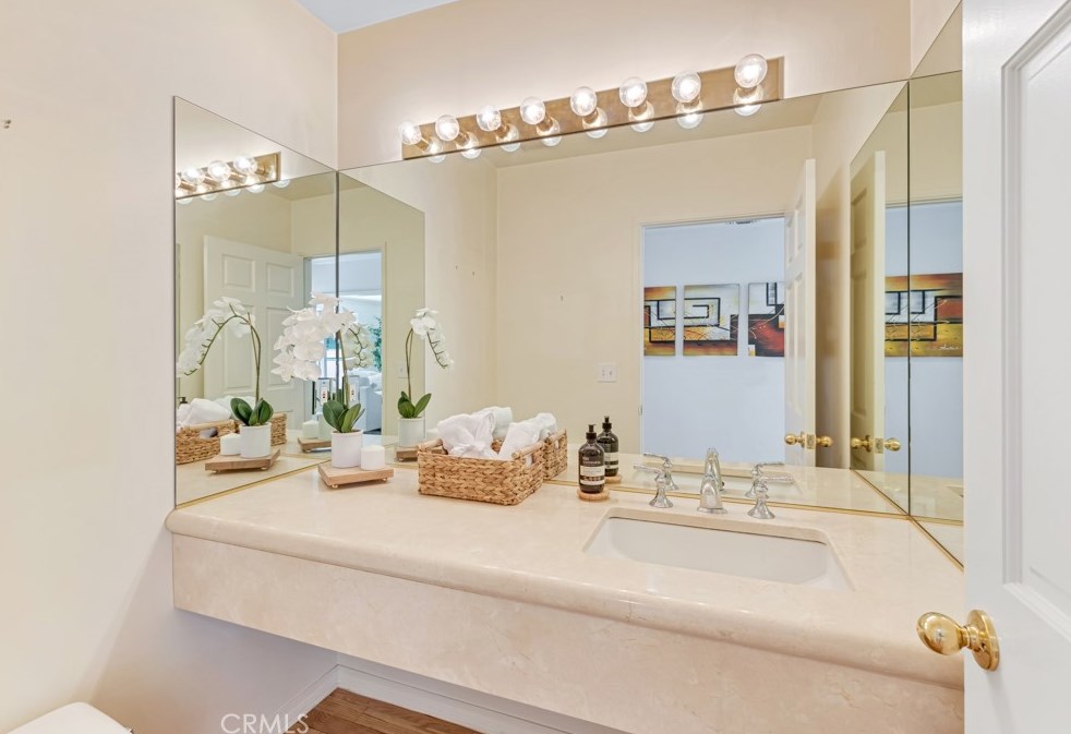 9619 Monte Mar Dr, Los Angeles CA  90035-4015 exterior