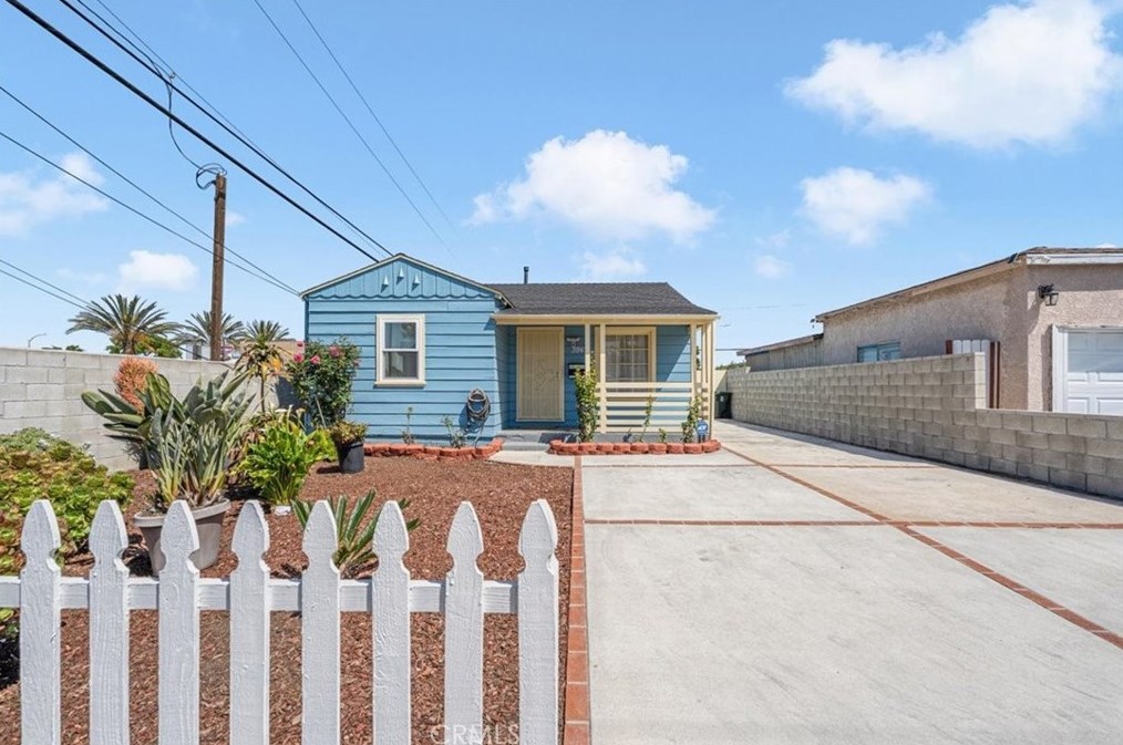 3947 W 119th St, Hawthorne, CA 90250