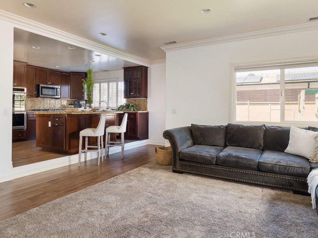 539 Maple Ave, El Segundo CA  90245-2425 exterior