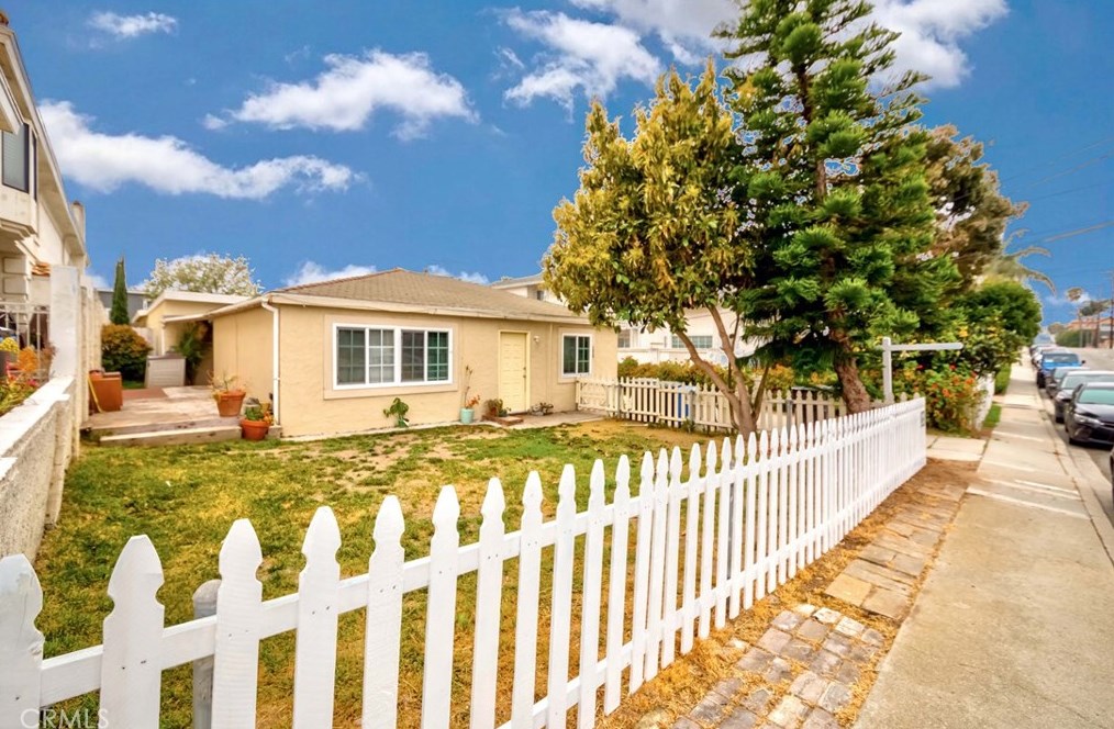 1916 Speyer Ln, Redondo Beach, CA 90278