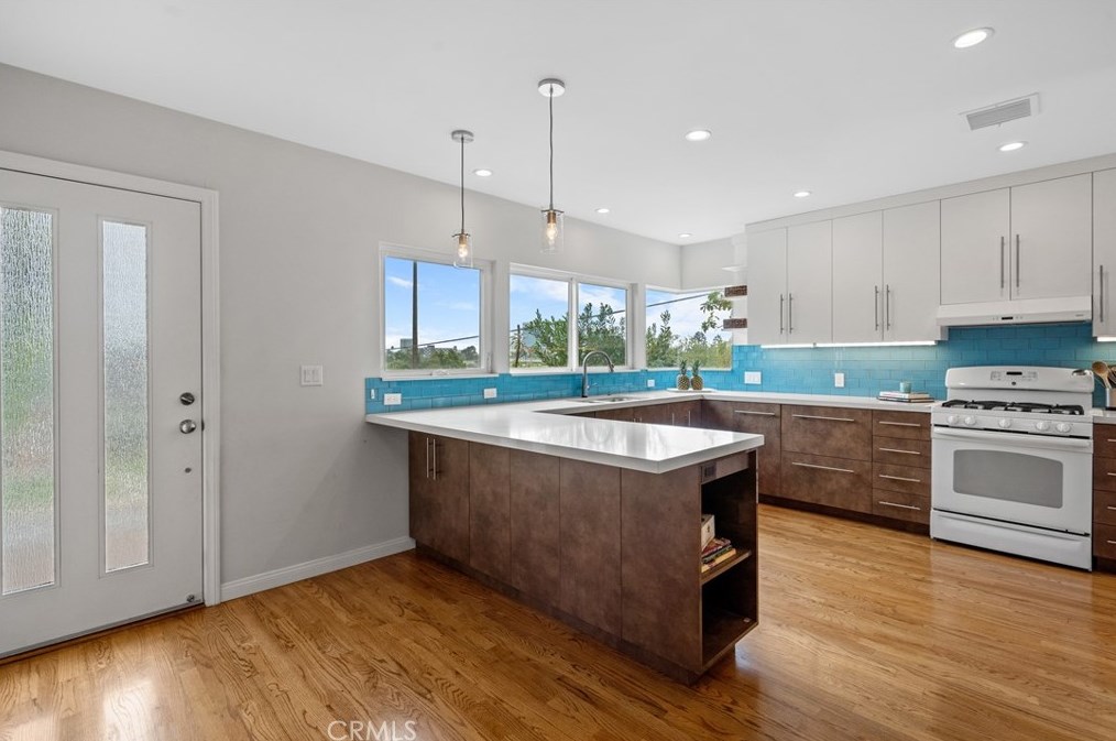 801 Bungalow Dr, El Segundo CA  90245-2540 exterior