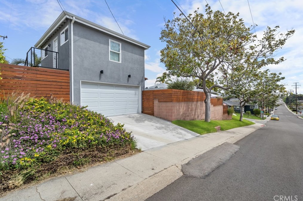 801 Bungalow Dr, El Segundo CA  90245-2540 exterior