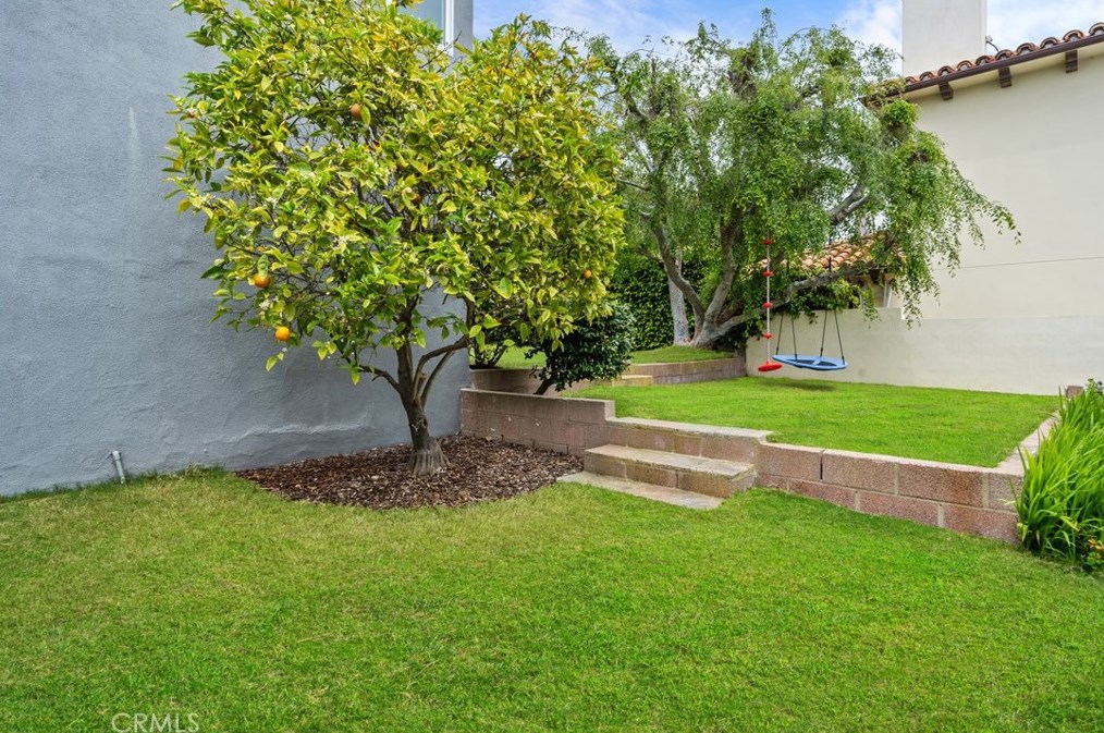 801 Bungalow Dr, El Segundo CA  90245-2540 exterior