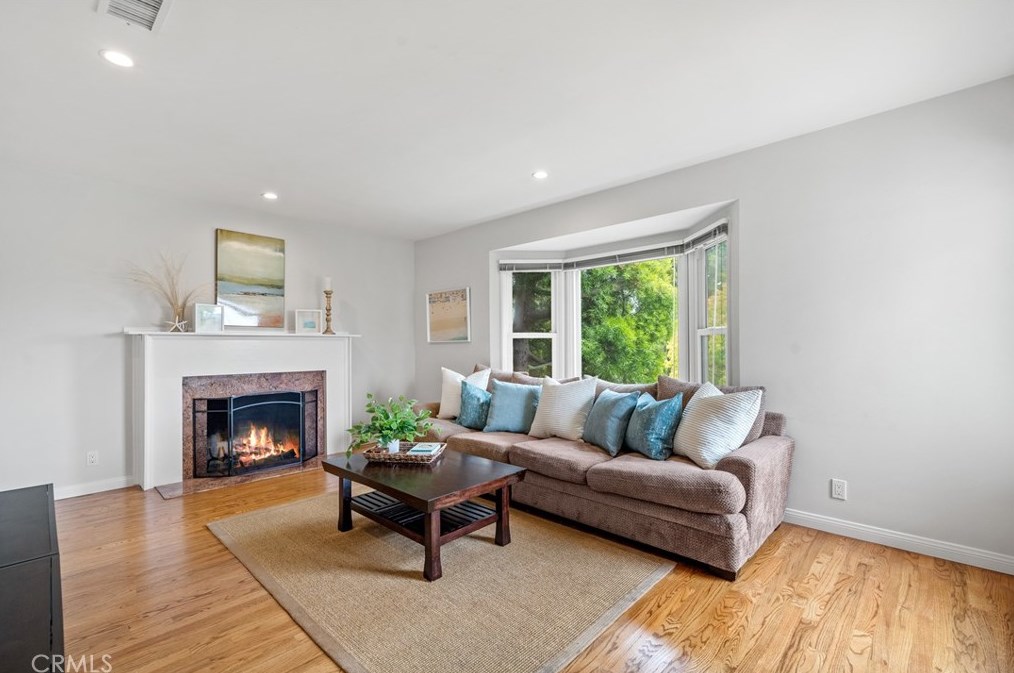 801 Bungalow Dr, El Segundo CA  90245-2540 exterior