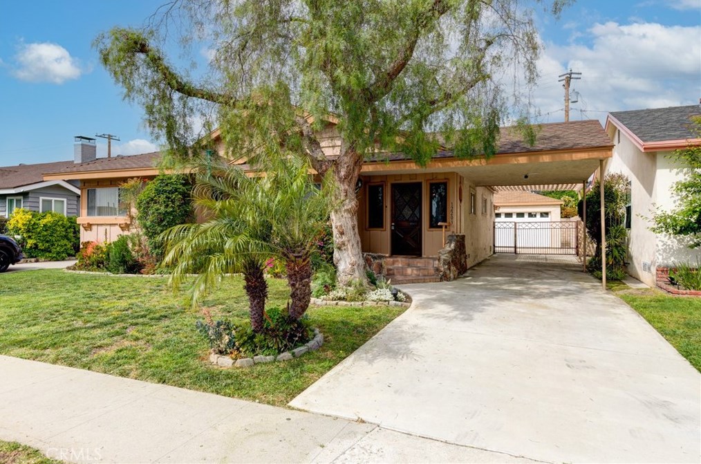 12203 Sundale Ave, Hawthorne, CA 90250