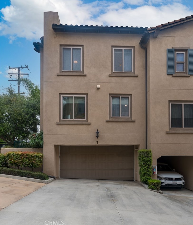 616 Imperial Ave, El Segundo, CA 90245-2039