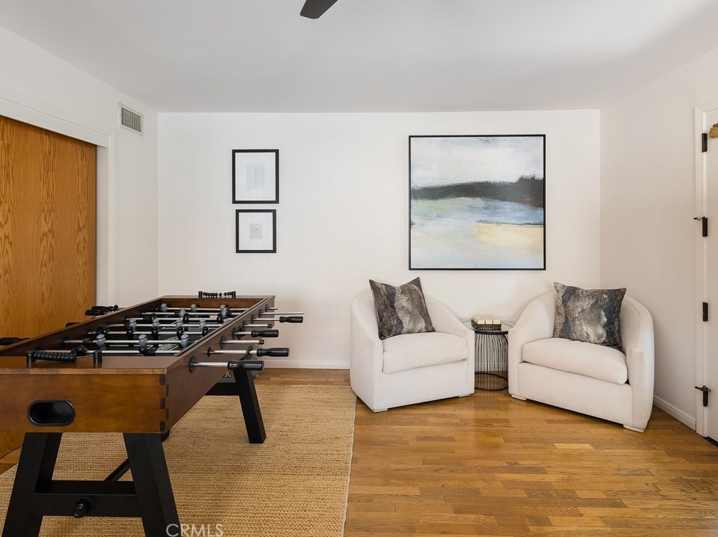 228 Maple Ave, El Segundo CA  90245-2330 exterior