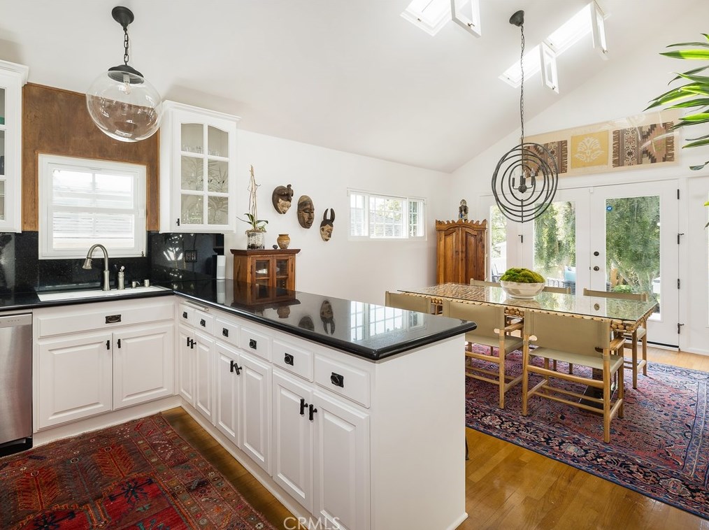 228 Maple Ave, El Segundo CA  90245-2330 exterior