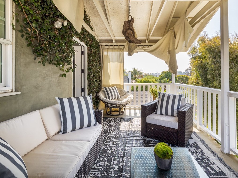 228 Maple Ave, El Segundo CA  90245-2330 exterior