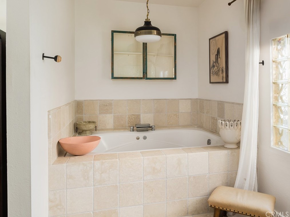 228 Maple Ave, El Segundo CA  90245-2330 exterior