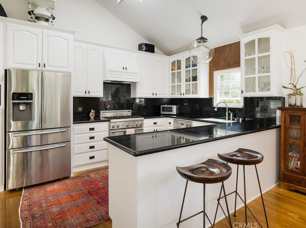 228 Maple Ave, El Segundo CA  90245-2330 exterior