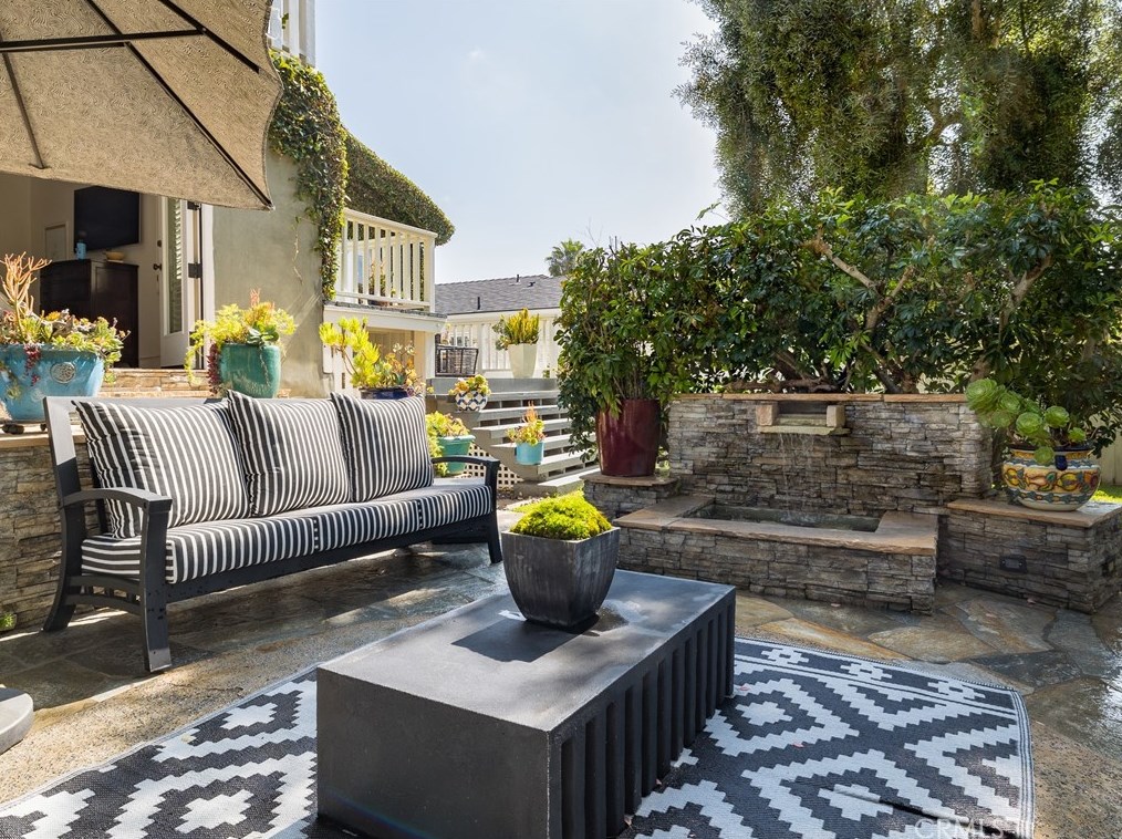 228 Maple Ave, El Segundo CA  90245-2330 exterior