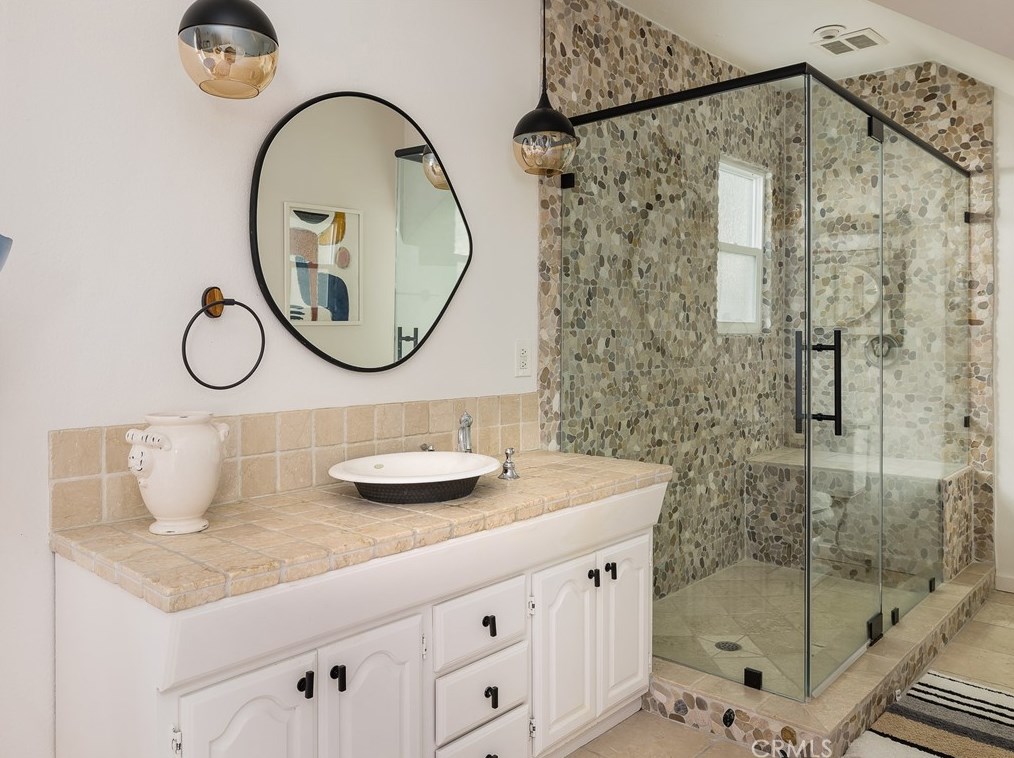 228 Maple Ave, El Segundo CA  90245-2330 exterior