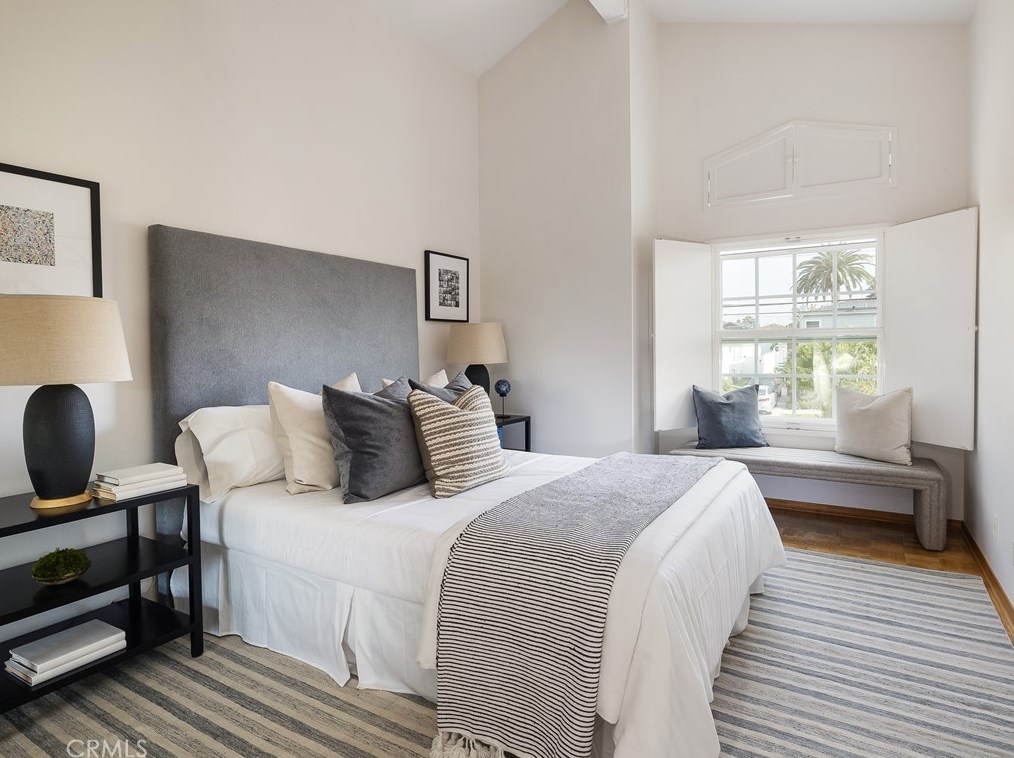 228 Maple Ave, El Segundo CA  90245-2330 exterior