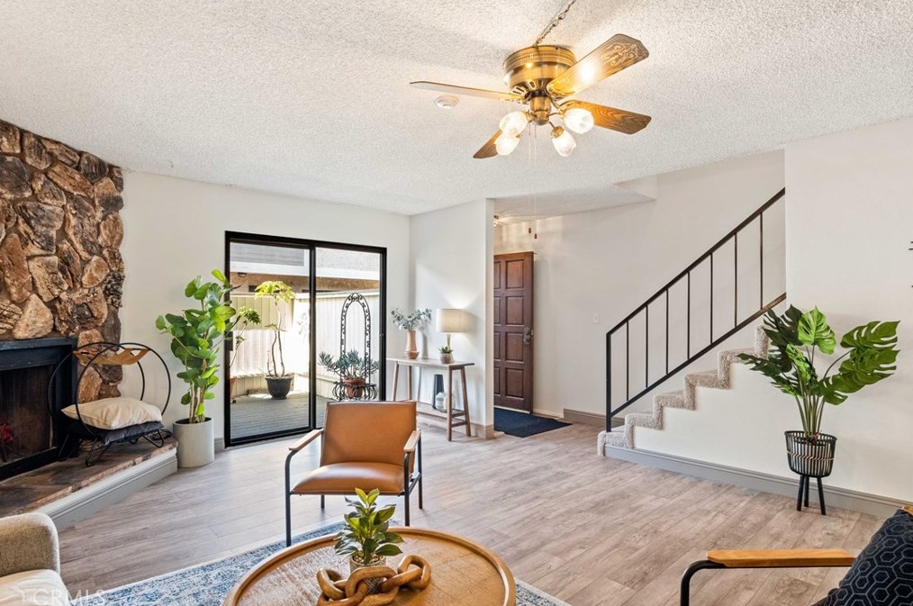 515 Meyer Ln #33, Redondo Beach, CA 90278