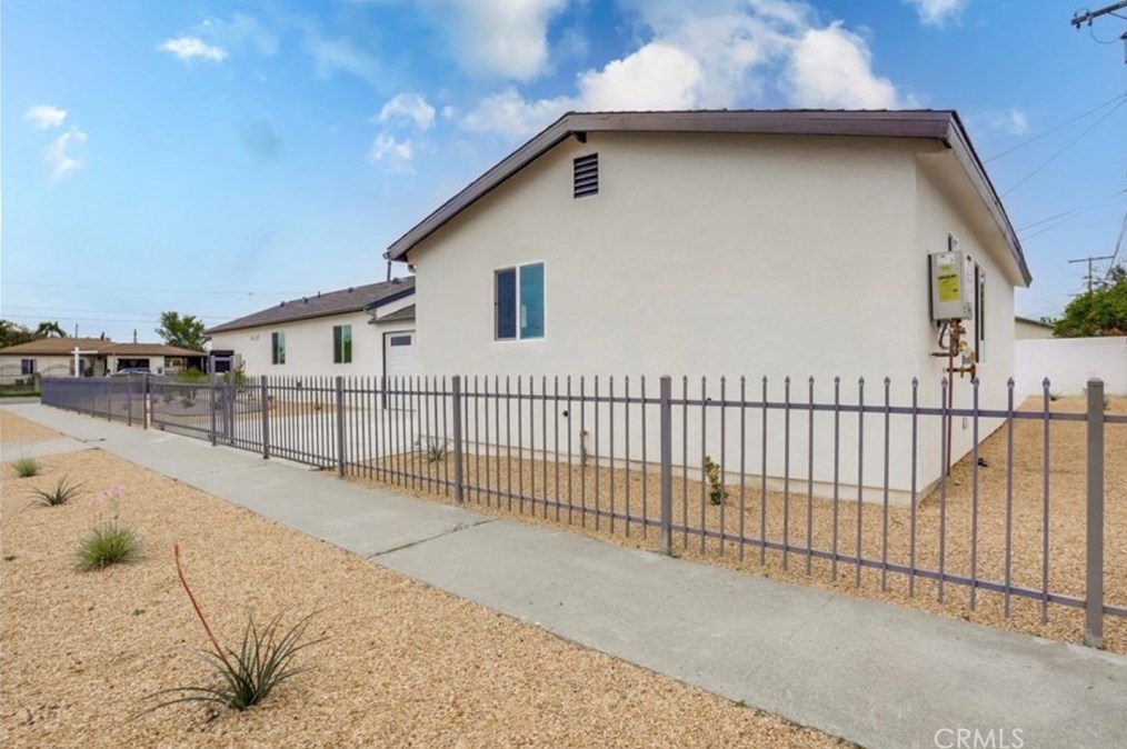 15221 Ibex Ave, Norwalk CA  90650-6635 exterior