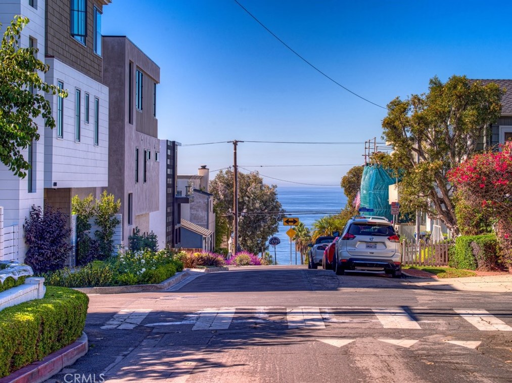 425 29th St, Manhattan Beach, CA 90266