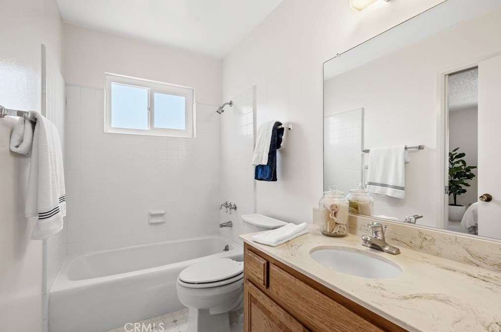 622 Hillcrest St, El Segundo CA  90245-2960 exterior