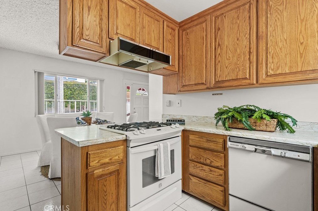 622 Hillcrest St, El Segundo CA  90245-2960 exterior