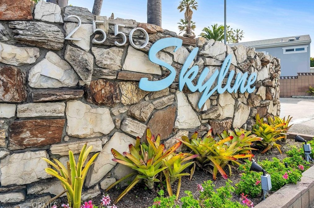 2550 Pacific Coast Hwy #13, Torrance, CA 90505