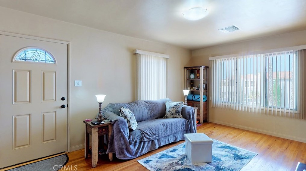 10514 Haas Ave, Los Angeles CA  90047-4334 exterior