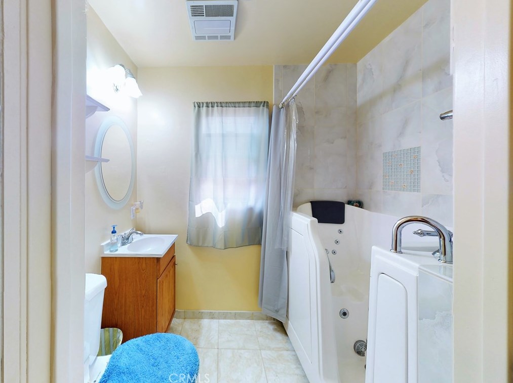 10514 Haas Ave, Los Angeles CA  90047-4334 exterior