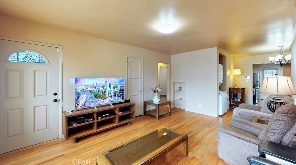 10514 Haas Ave, Los Angeles CA  90047-4334 exterior