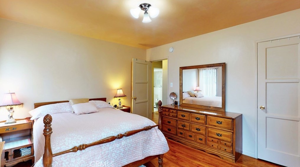 10514 Haas Ave, Los Angeles CA  90047-4334 exterior