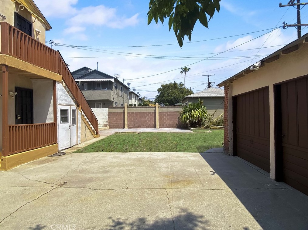 10514 Haas Ave, Los Angeles CA  90047-4334 exterior