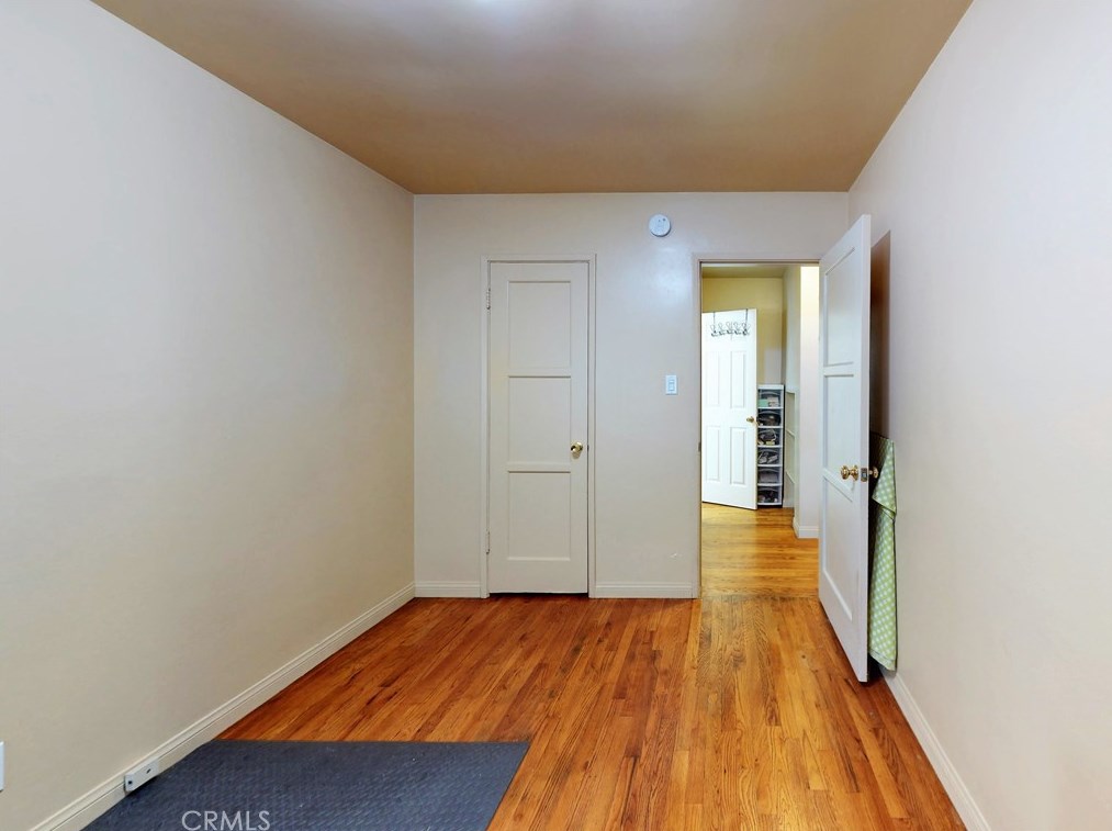 10514 Haas Ave, Los Angeles CA  90047-4334 exterior