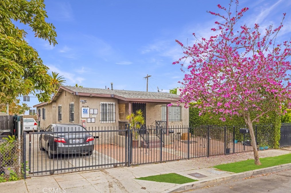 907 109th Pl, Los Angeles, CA 90059-1507